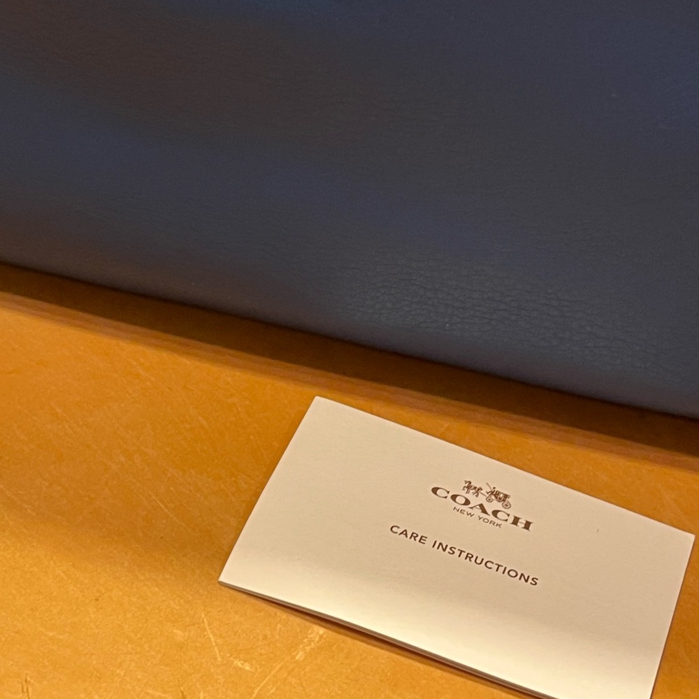 Coach blue leather toiletry bag - Picture 13 of 16